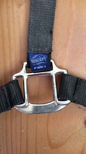 Mackey nylon headcollar