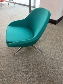 BoConcept Veneto swivel lounge chair