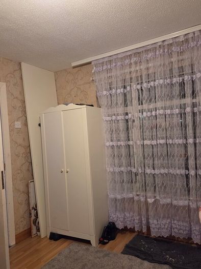 white wardrobe