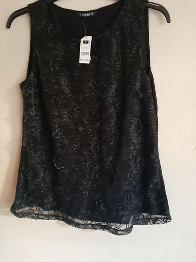 New black lace top tag attached