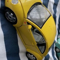 Yellow Volkswagon Beatle 1991