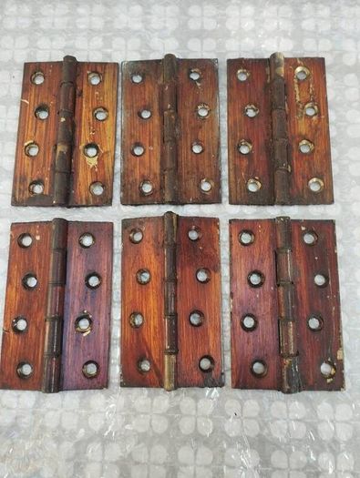 Door hinges