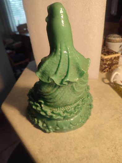 Hindu gods, Chinese gods stamped on base and back Name of Buddha: Guan Yin Buddha statue, jade colour, lap width 18 CM. 25 CM. Tall