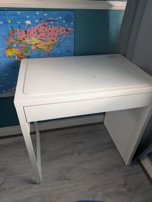 Desk in good condition