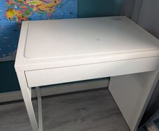 Desk in good condition