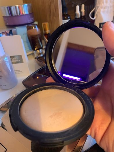 Champagne Powder Highlighter