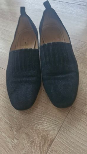 Ladies suede shoes