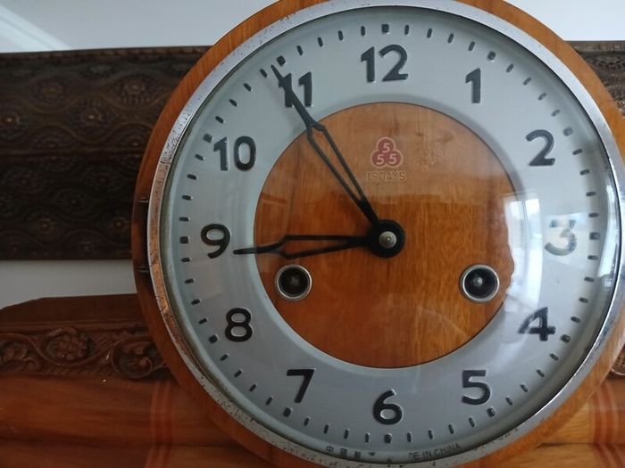 mantle clock 1940s