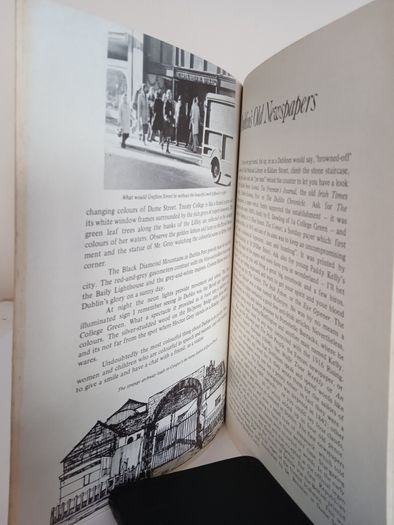 Me Jewel and Darlin' Dublin by Eamonn MacThomais. Illustrated by Michael O'Brien (HQ876)