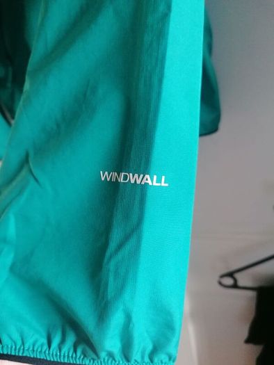 North Face windwall jacket M