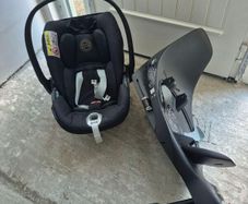 cybex cloud z carseat and isofix base