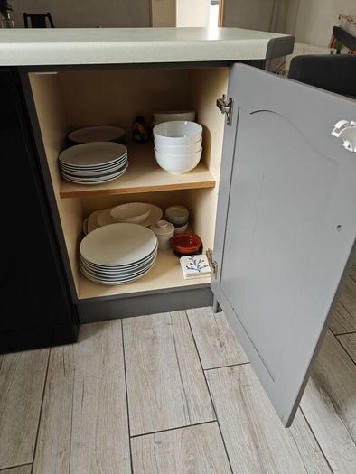 Painted Solid Wood Kitchen and Utility