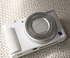 Sony ZV1 White (Rare Color) Full Original Package  Like New