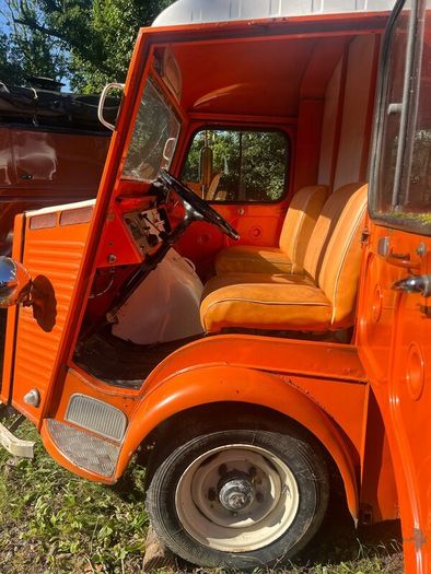Food truck; Citroen hy wood fired pizza van