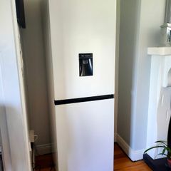 Hisense 60/40 Frost Free Fridge Freezer in excellent condition!