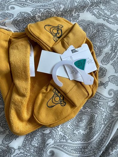 Tigger Baby Hat,Bib and Booties set