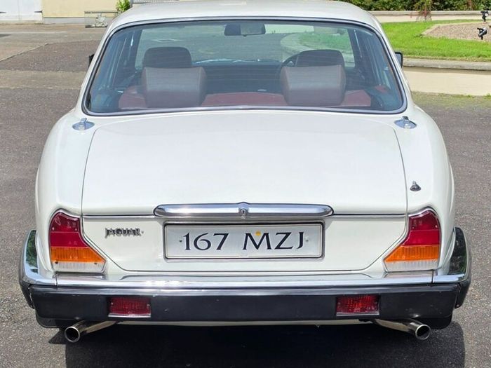 Jaguar XJ 1980 (Perfect wedding car)
