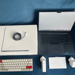 MacBook Air 15" M3 16GB 256GB Boxed + Free Extras