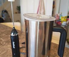 Electric milk frother/heater + egg whisk