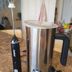 Electric milk frother/heater + egg whisk