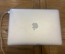 Apple MacBook Air 13 2014 with 110 Battery cycle!