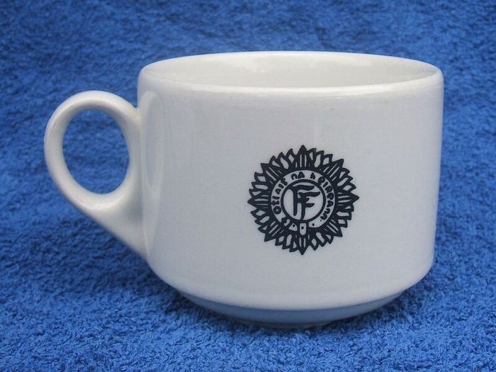 Irish Army (Oglaigh na hEireann) - an ex-army cup made by Carrigaline Pottery of County Cork