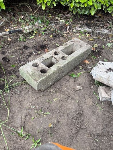 FREE Concrete support foot - fence foot
