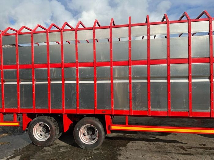 Cattle trailer