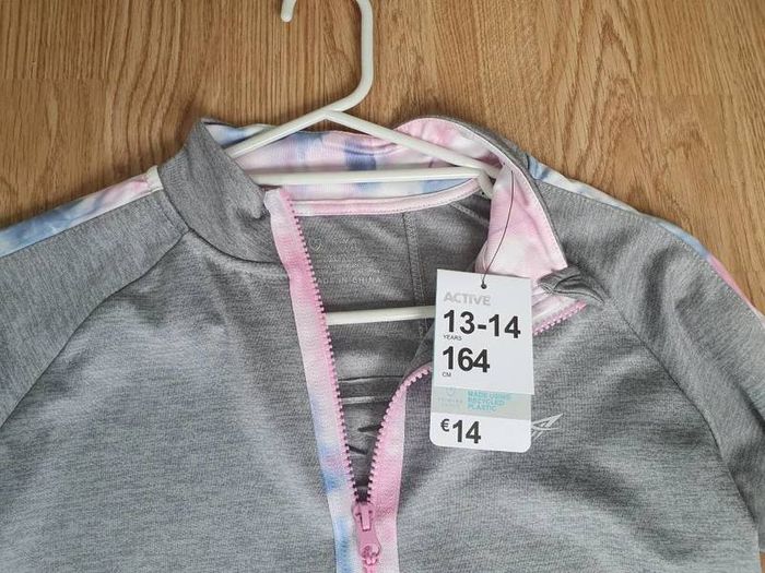 BNWT - Age 13 / 14 Years - A Beautiful Full Zipped Track Top - Lovely Detail see Pics - Original Price 14 Euro