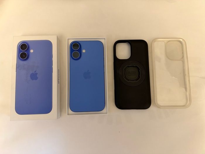 Apple iPhone 16 128GB Ultramarine
