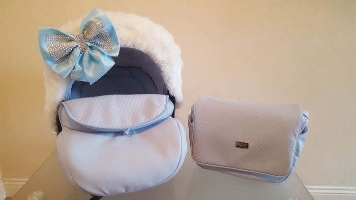 New Full leather car seat and bag with extras
