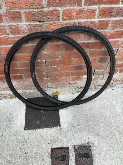 Road bike tyres