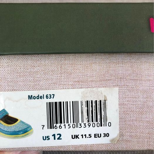 barefoot size 4(women's )and girls 11.5