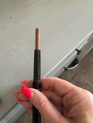 Victoria Beckham long wear eyeshadow stick shade Pecan