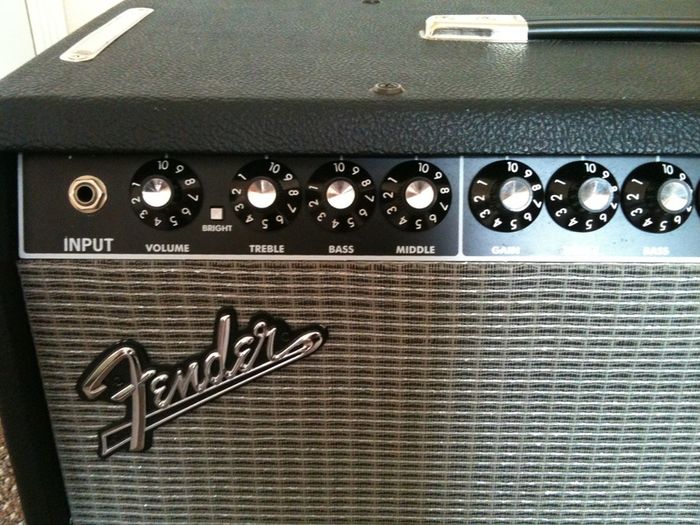 Fender Twin Amp 100-Watt All-Tube Guitar Amp