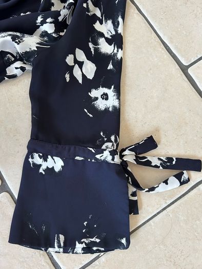 Ladies H&M Bell Sleeve Blouse