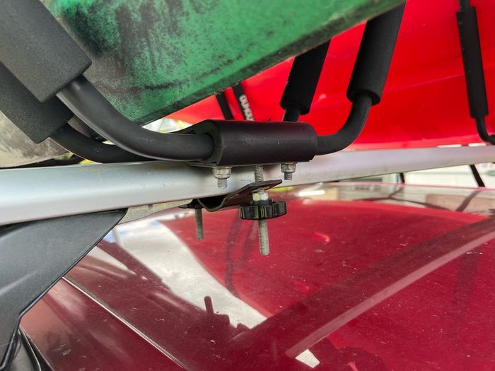 2 pairs of Kayak J bars