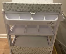 Babylo Changing Table with Bath
