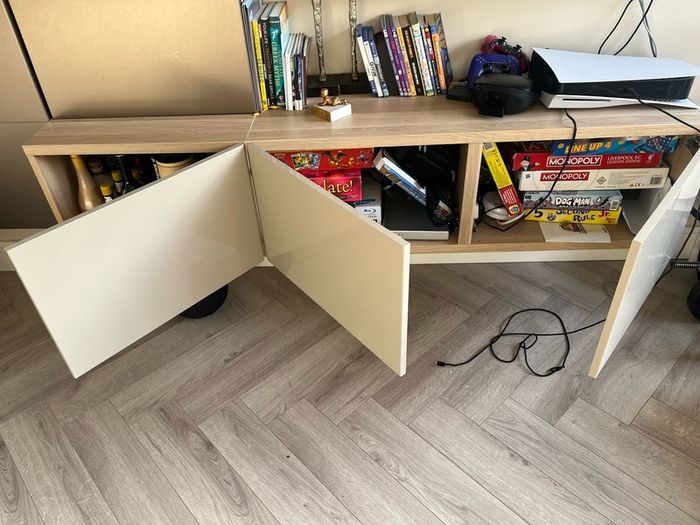 Feature wall / tv / storage units