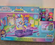 BRAND NEW, 28e on Amazon, Gabbys Party Room Playset