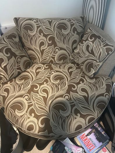 Swivel armchair