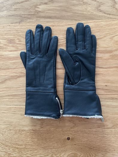 Lady faux leather gloves