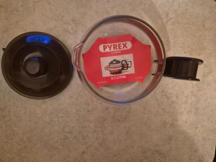 New Pyrex 0.7 Litre Glass Tea Pot