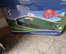 Golf pga tour putting mat.