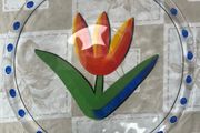 Kosta Boda Ulrica Hydman Vallien 33cm  Red Tulipa Tulip Charger Plate NEW