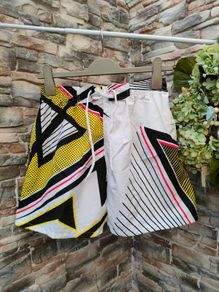 Vintage retro 90s swim shorts  Size Small  2 pockets  Funky design  Perfect for festivals and summer holidays