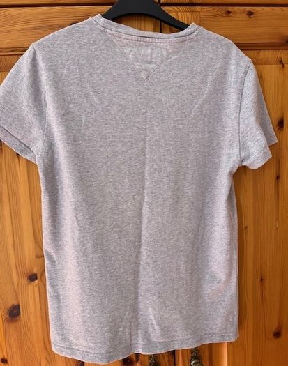 Tommy Hilfiger Tommy Jeans Grey T-shirt. Labelled Size Xtra Small. (more A Small Adult)  Great Quality & Weighty. Excellent Condition.