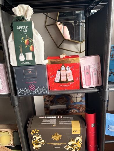 perfumes & candles.