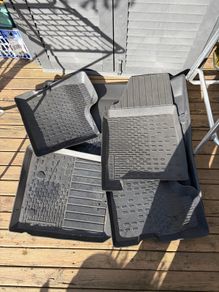 2018-2024 Dacia Duster Rubber Floor Mats
