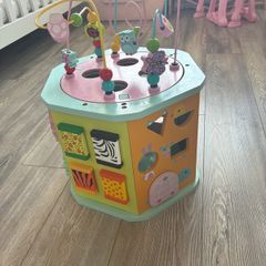 Free wooden activity centre
